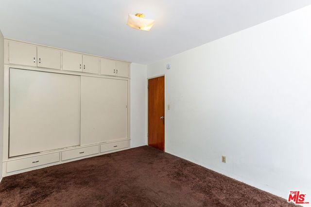 6124 S Victoria Avenue, Los Angeles, CA 90043