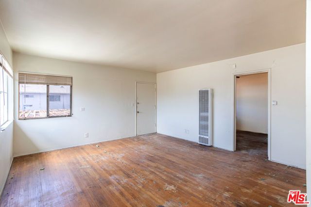 6124 S Victoria Avenue, Los Angeles, CA 90043