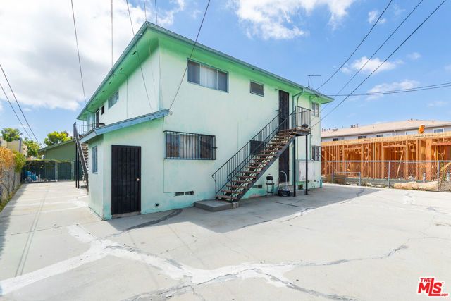 6124 S Victoria Avenue, Los Angeles, CA 90043