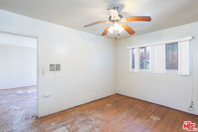 6124 S Victoria Avenue, Los Angeles, CA 90043