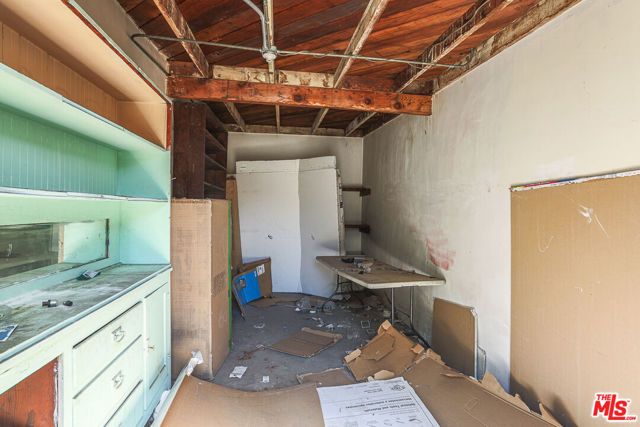 6124 S Victoria Avenue, Los Angeles, CA 90043