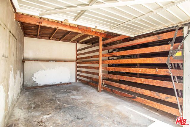 6124 S Victoria Avenue, Los Angeles, CA 90043