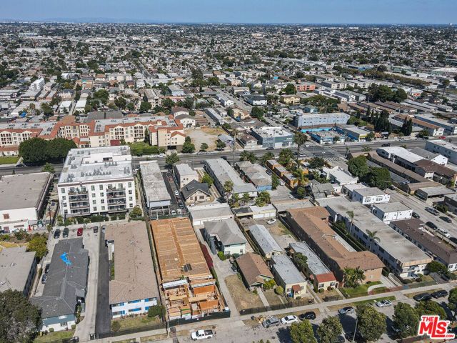 6124 S Victoria Avenue, Los Angeles, CA 90043