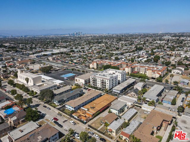 6124 S Victoria Avenue, Los Angeles, CA 90043