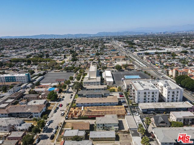 6124 S Victoria Avenue, Los Angeles, CA 90043