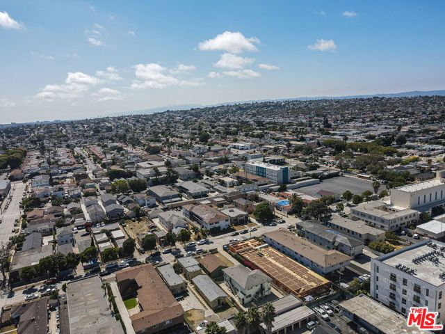 6124 S Victoria Avenue, Los Angeles, CA 90043