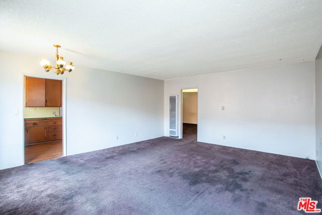6124 S Victoria Avenue, Los Angeles, CA 90043