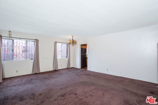 6124 S Victoria Avenue, Los Angeles, CA 90043