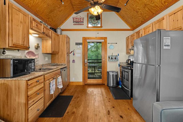 406 Tall Pines, Jefferson, TX 75657