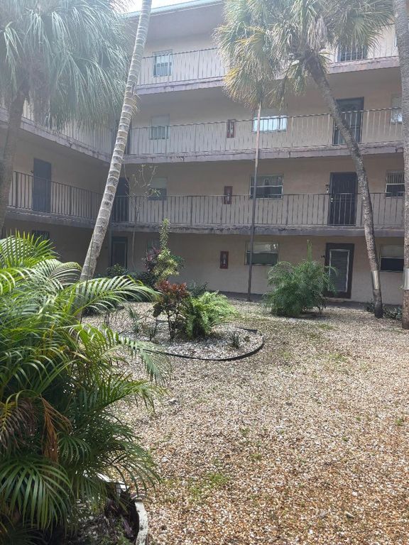 2840 Somerset Drive 206, Lauderdale Lakes, FL 33311