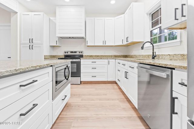 2415 Finch Circle, Chipley, FL 32428