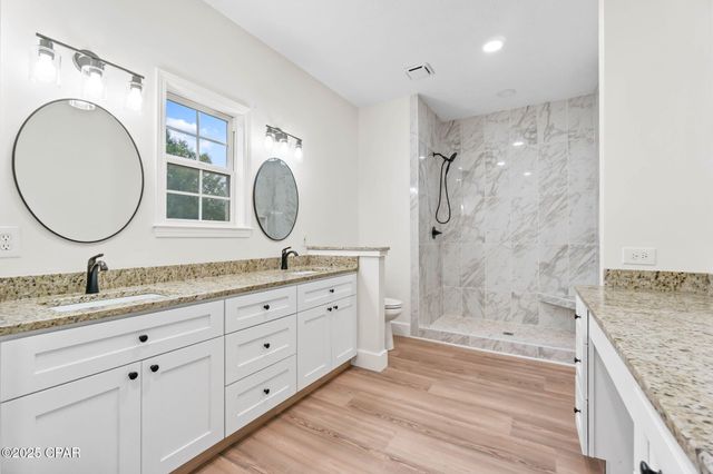 2415 Finch Circle, Chipley, FL 32428