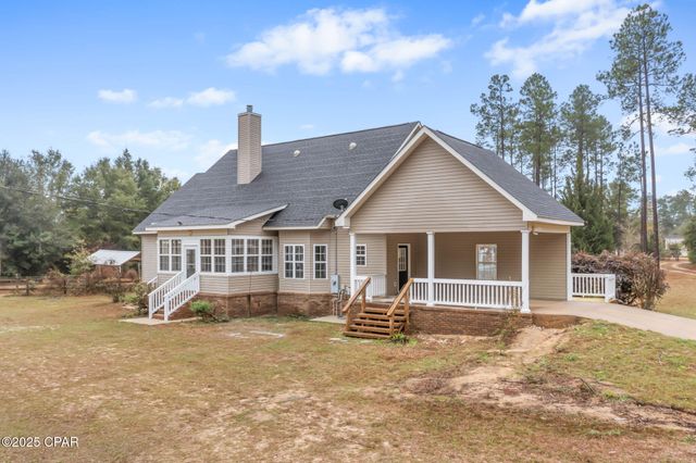 2415 Finch Circle, Chipley, FL 32428