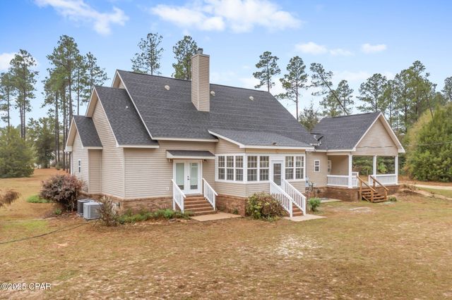 2415 Finch Circle, Chipley, FL 32428