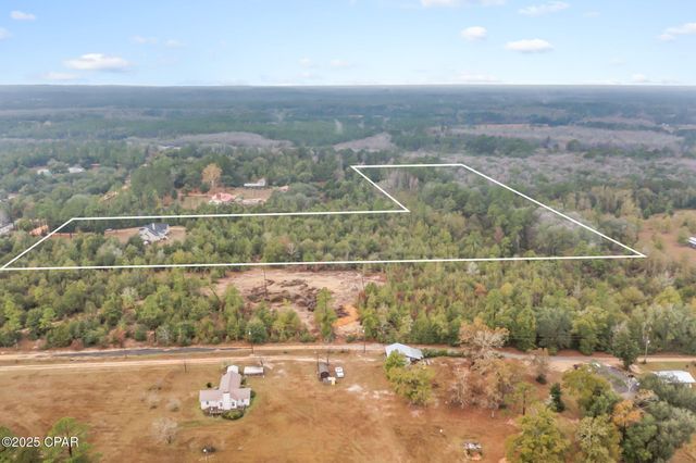 2415 Finch Circle, Chipley, FL 32428