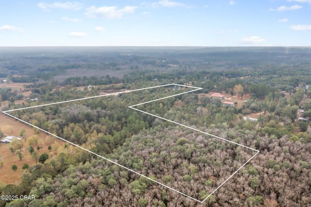 2415 Finch Circle, Chipley, FL 32428