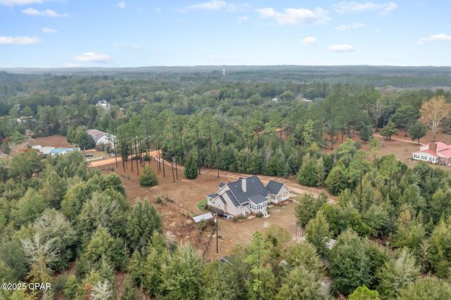 2415 Finch Circle, Chipley, FL 32428