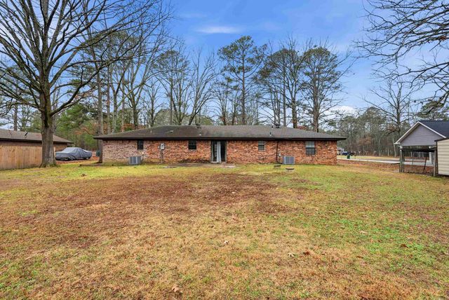 1903 Ginnett Road, White Hall, AR 71602