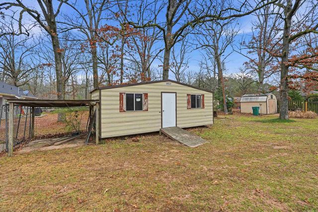 1903 Ginnett Road, White Hall, AR 71602
