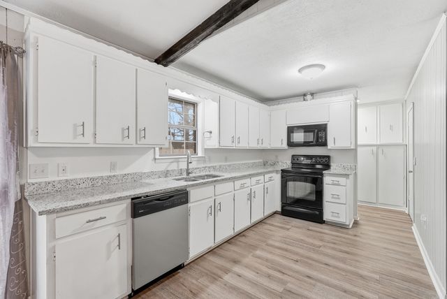 1903 Ginnett Road, White Hall, AR 71602