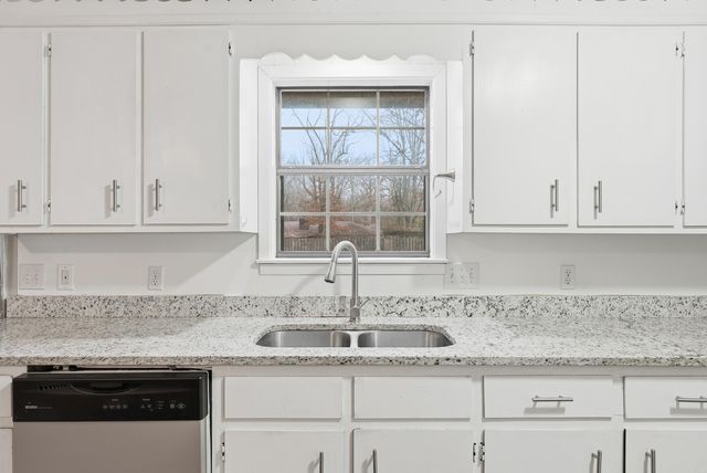 1903 Ginnett Road, White Hall, AR 71602