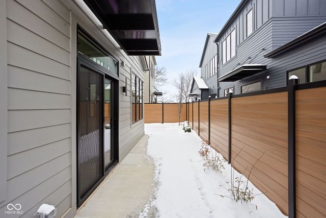 1676 Coach Drive, Westfield, IN 46074