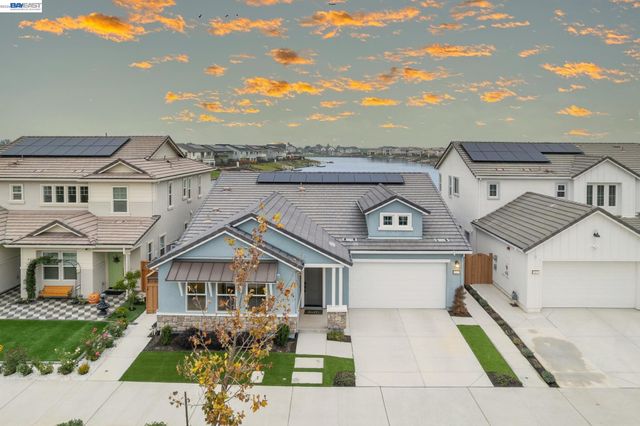 2827 Irish Meadow Way, Lathrop, CA 95330