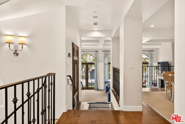 17 Privateer Street, Marina Del Rey, CA 90292