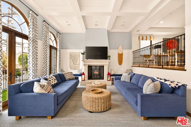 17 Privateer Street, Marina Del Rey, CA 90292