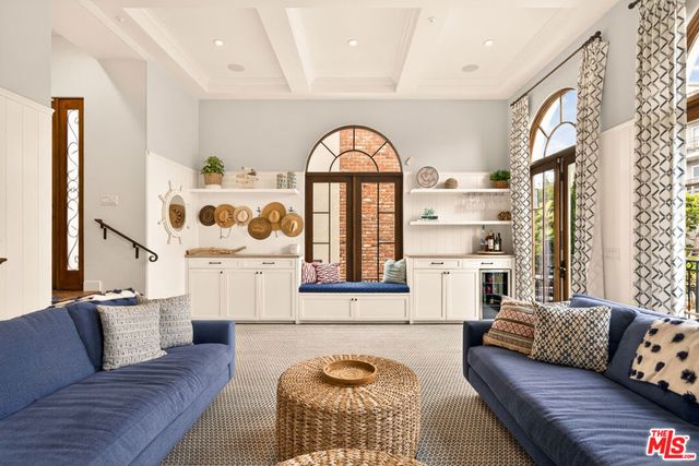 17 Privateer Street, Marina Del Rey, CA 90292