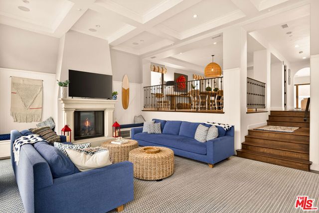17 Privateer Street, Marina Del Rey, CA 90292