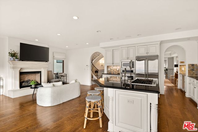 17 Privateer Street, Marina Del Rey, CA 90292