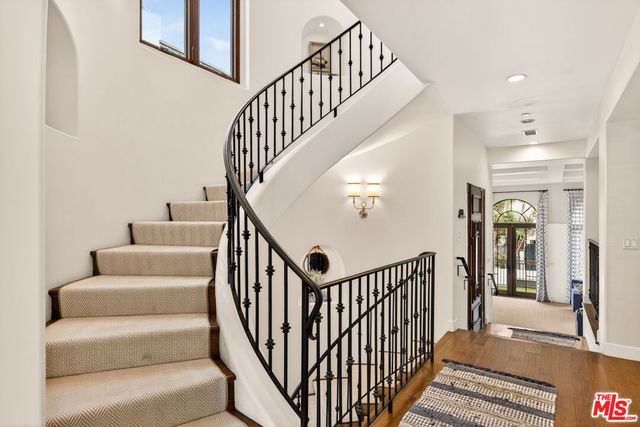 17 Privateer Street, Marina Del Rey, CA 90292