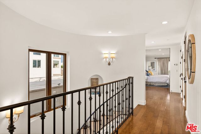 17 Privateer Street, Marina Del Rey, CA 90292