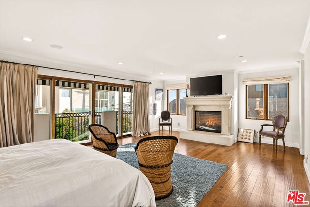 17 Privateer Street, Marina Del Rey, CA 90292
