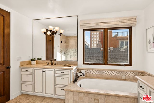 17 Privateer Street, Marina Del Rey, CA 90292