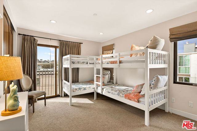 17 Privateer Street, Marina Del Rey, CA 90292
