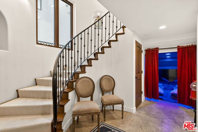 17 Privateer Street, Marina Del Rey, CA 90292