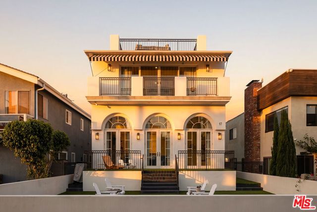 17 Privateer Street, Marina Del Rey, CA 90292