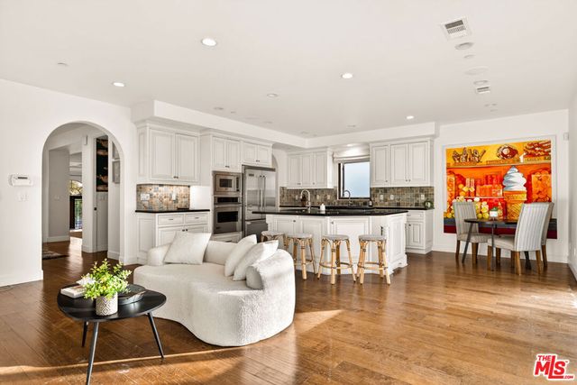 17 Privateer Street, Marina Del Rey, CA 90292