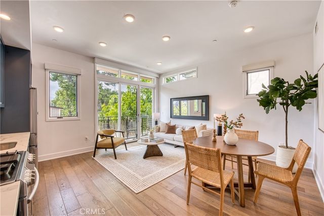 125 Hurlbut Street 203, Pasadena, CA 91105