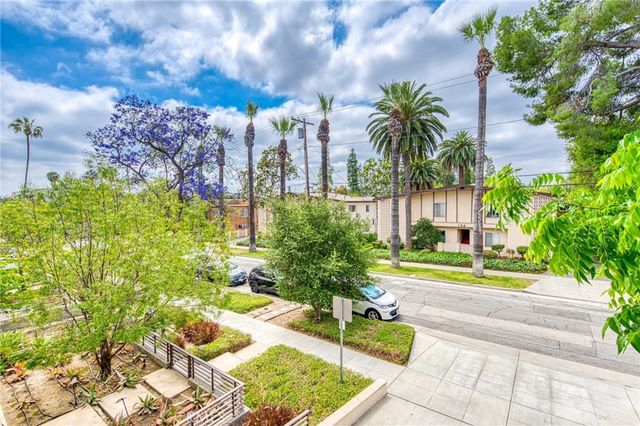 125 Hurlbut Street 203, Pasadena, CA 91105