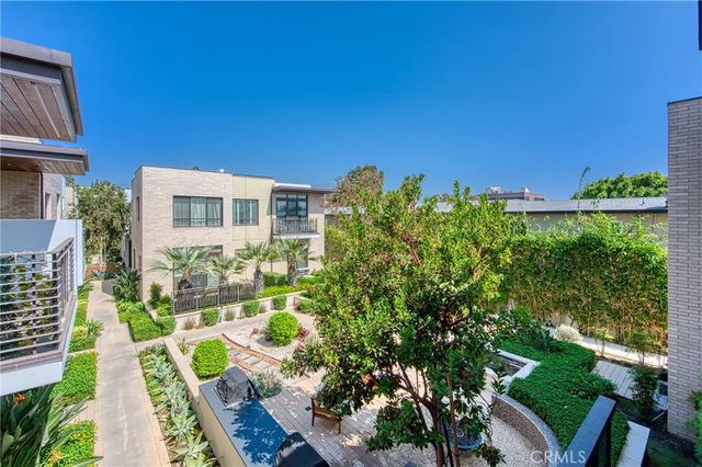 125 Hurlbut Street 203, Pasadena, CA 91105