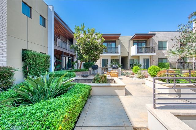 125 Hurlbut Street 203, Pasadena, CA 91105