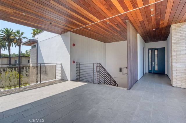 125 Hurlbut Street 203, Pasadena, CA 91105