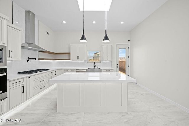 601 Paseo Campanero Street, Horizon City, TX 79928