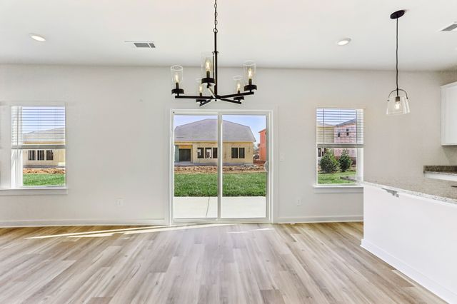 2348 Woodmeadow Dr, Clarksville, TN 37043