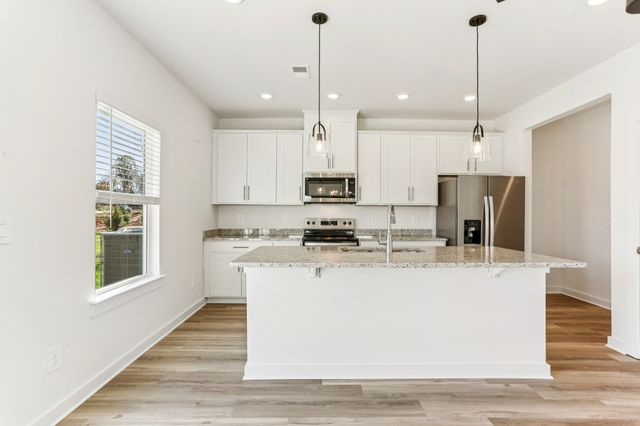 2348 Woodmeadow Dr, Clarksville, TN 37043