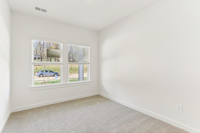 2348 Woodmeadow Dr, Clarksville, TN 37043