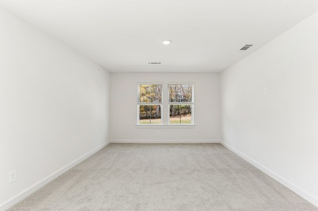 2348 Woodmeadow Dr, Clarksville, TN 37043